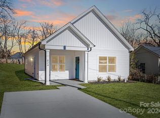 624 Cantwell St, Charlotte, NC 28208
