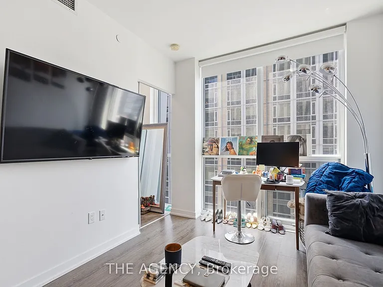 1 Yorkville Ave #804 — Photo 4