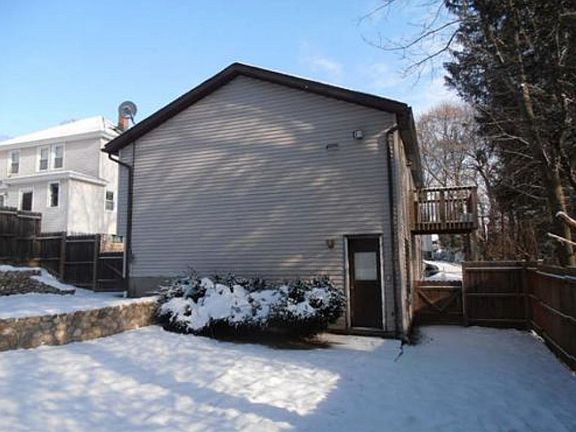 2nd image of 42 Peach St