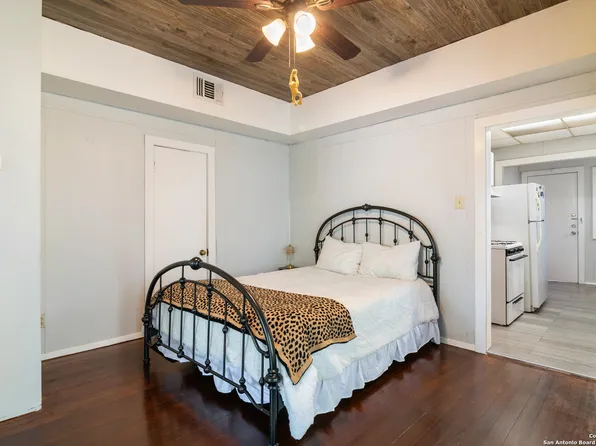 814 W magnolia, San Antonio, TX 78212