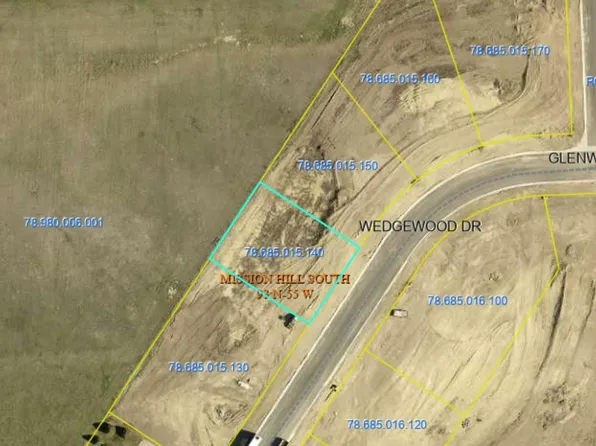 3003 Wedgewood Dr, Yankton, SD 57078