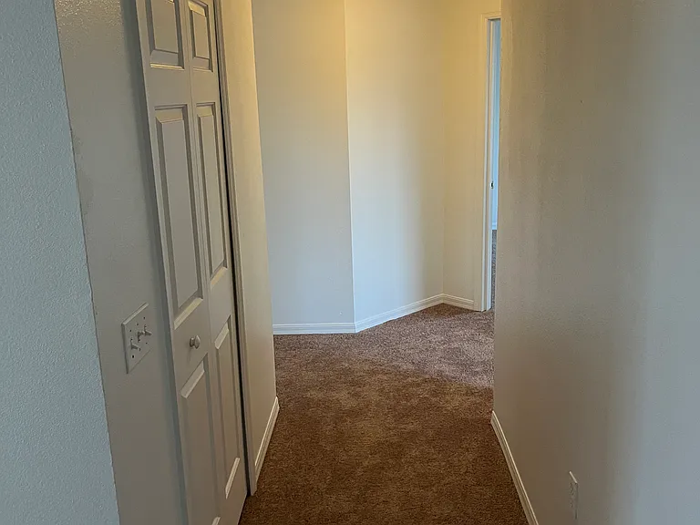 540 Brighton Ct — Photo 25