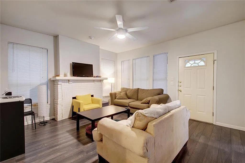 6 bed, 4200 sqft, $8,995 — Photo 3