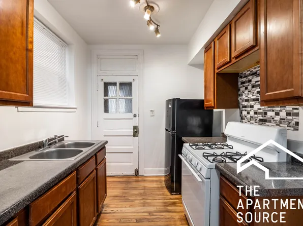 7350 N Damen Ave APT G, Chicago, IL 60645