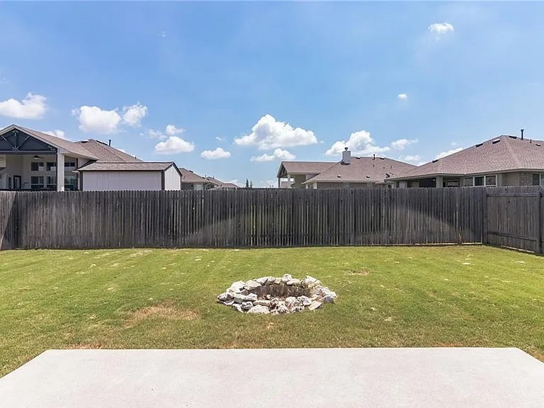 320 Lightcliff St — Photo 26