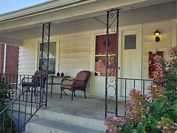 4th image of 2230 W Schantz Ave