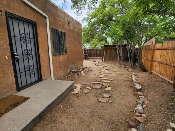 505 Princeton Dr SE #A-b, Albuquerque, NM 87106