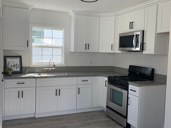 3rd image of 2300 E 15th St #B