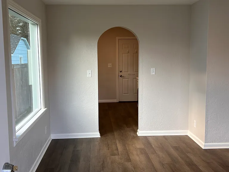 227 Thomas St NW — Photo 5