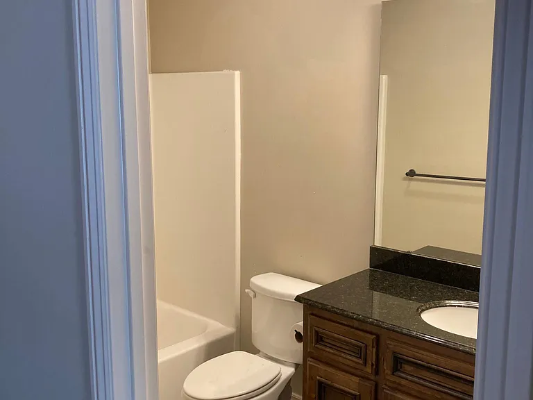 2652 E Delmar St — Photo 17
