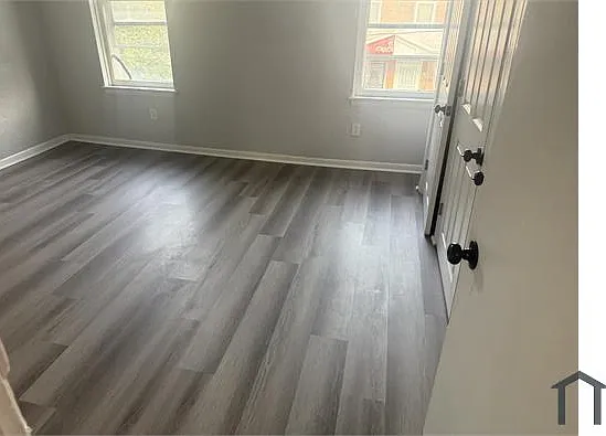 4 bed, $2,400 — Photo 4