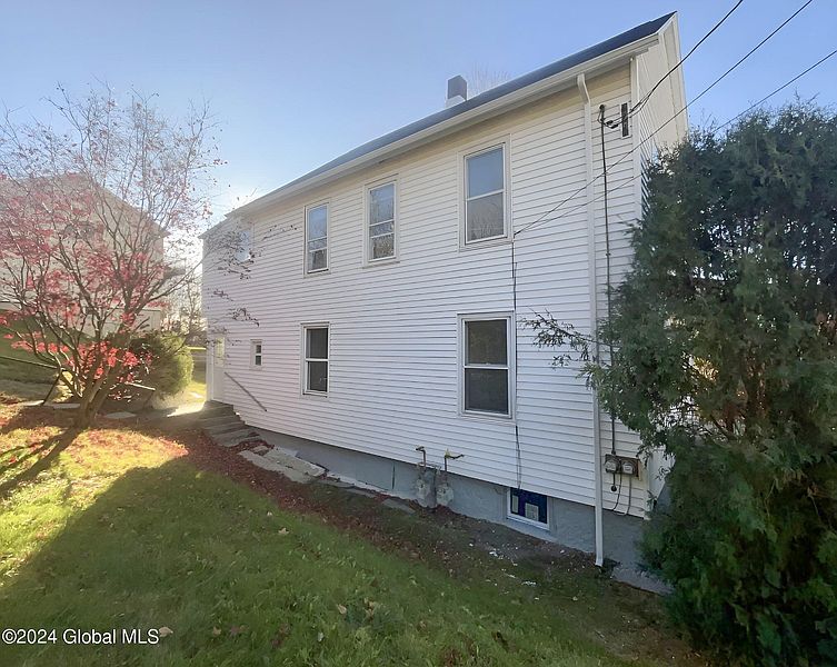 2nd image of 144 Mechanic Street