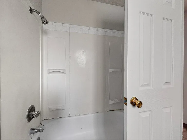5817 Central Avenue NW — Photo 10