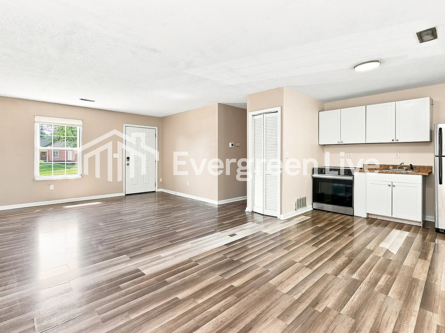 3 bed, 1.0 bath, 1222 sqft, $1,595 — Photo 4