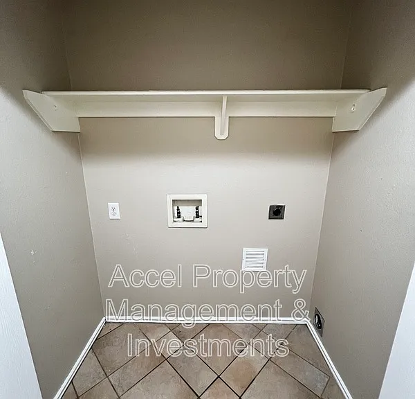3808 Bluebird Ave — Photo 13