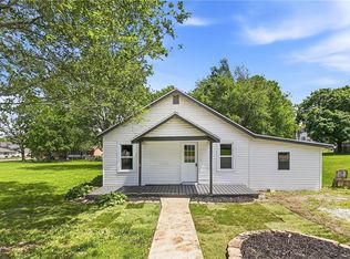 407 S West St, Concordia, MO 64020