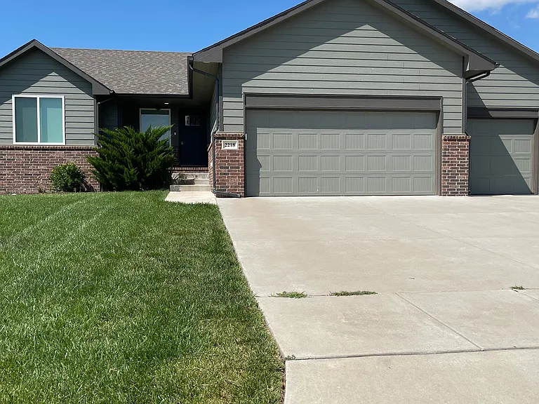 2218 E Watercress St — Photo 1