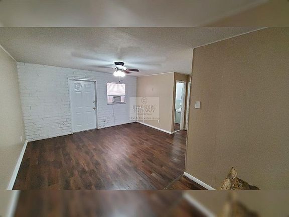 3rd image of 2546 Canton St