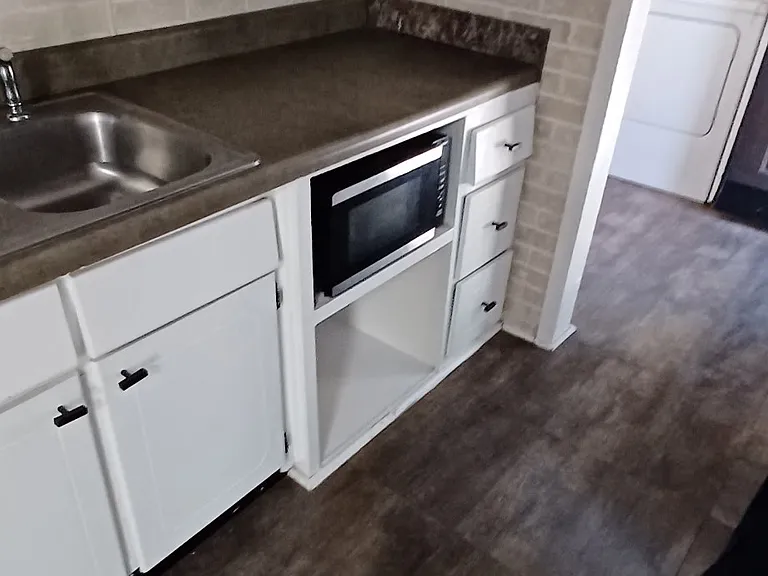 501 Clinton St — Photo 11