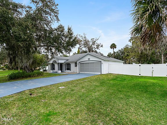 3rd image of 2619 Needle Palm Dr