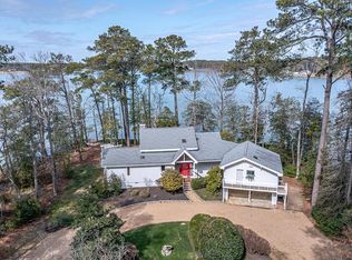 400 Brightwaters Dr, White Stone, VA 22578