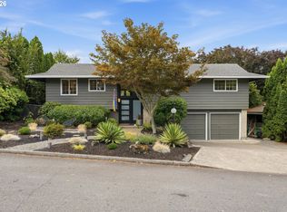 3211 SW Ridge Dr, Portland, OR 97219