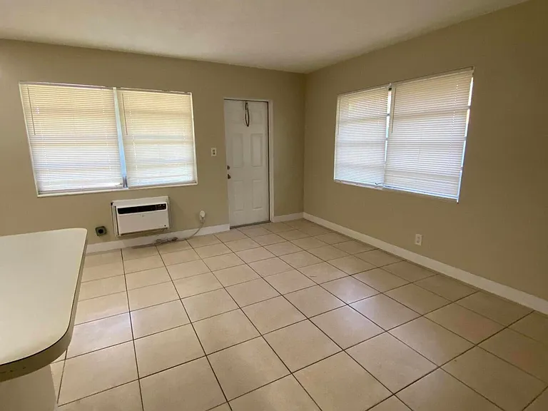 1019 NW 5th Ave #6 — Photo 7