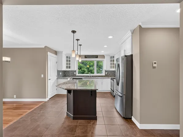 12819 45th St NW, Edmonton, AB T5A 2K3