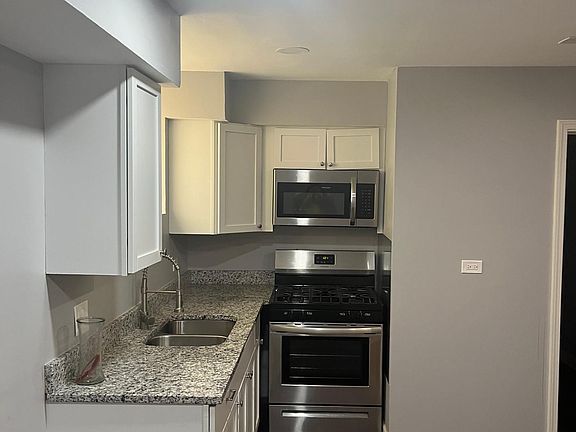 4th image of 6144 N Francisco Ave