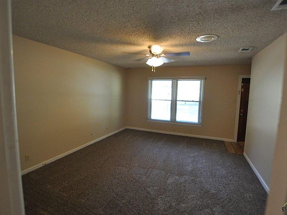 2nd image of 3207 Rosemary Ln