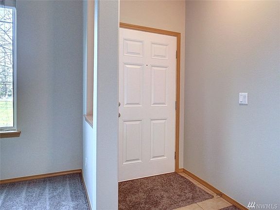 4th image of 16023 92nd Ave E