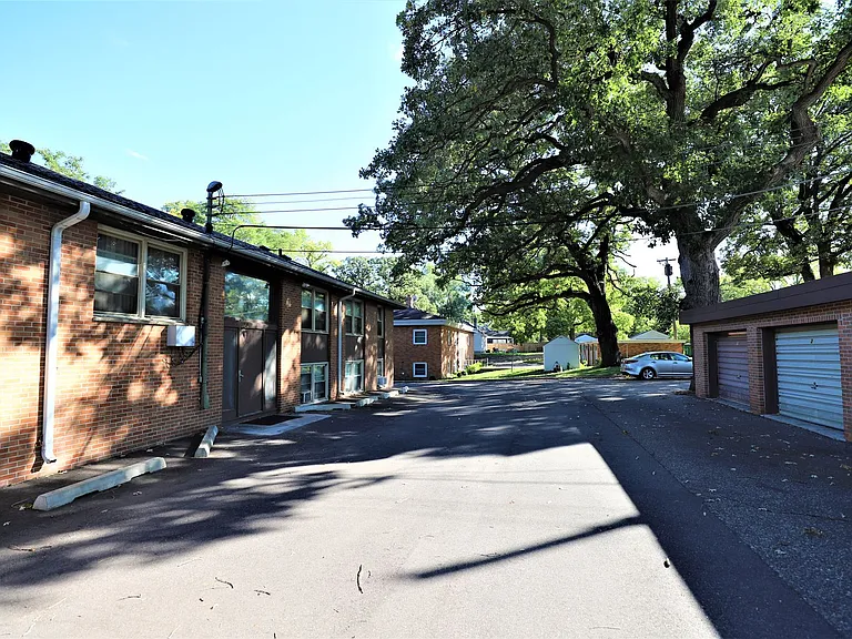 6630 Queen Ave S — Photo 3