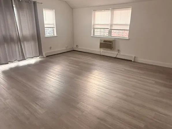 6615 52nd Ave Floor 2, Maspeth, NY 11378