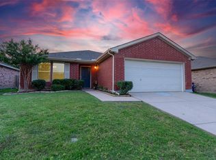 1637 Thornhill Ln, Little Elm, TX 75068