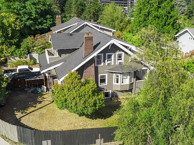 2904 Montlake Blvd E — Photo 4