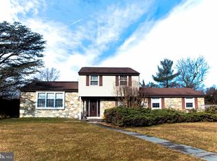 3870 Donna Dr, Huntingdon Valley, PA 19006