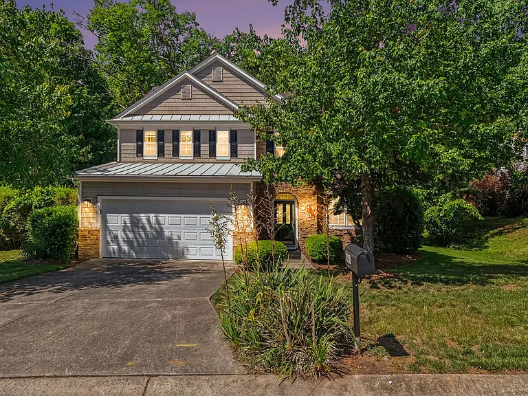 508 Ashburn Ln — Photo 1
