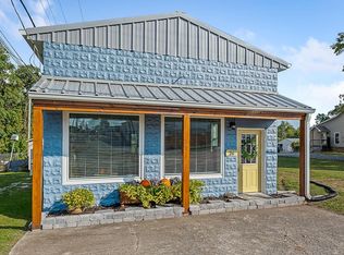 24 N Spring St, Sparta, TN 38583