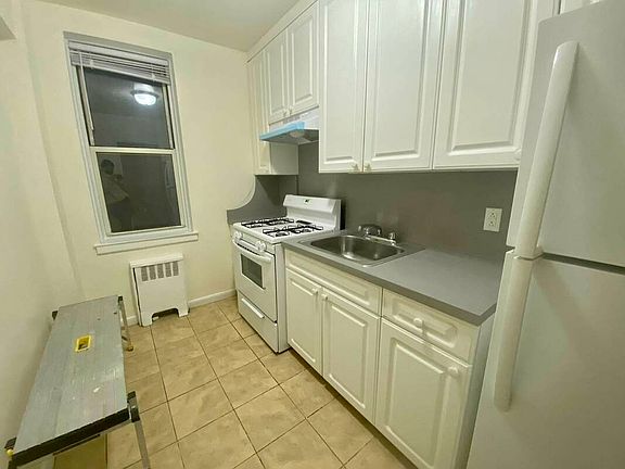 3rd image of 143-11 Barclay Ave #6DD