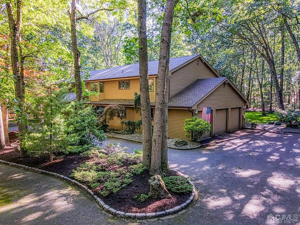 1st image of 12 Beaverdam Dr