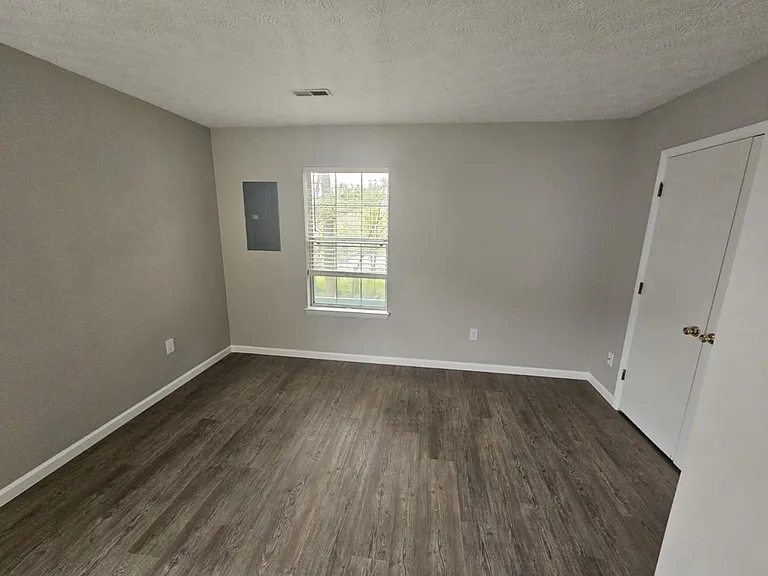 431 Lester Rd — Photo 8