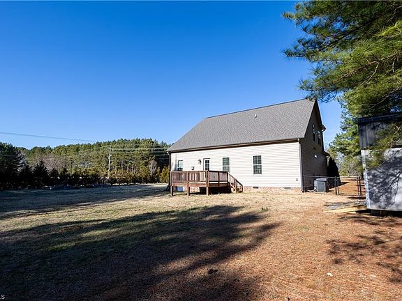 5th image of 112 Wallburg Fields Ln
