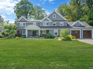 26 View Rd, Setauket, NY 11733