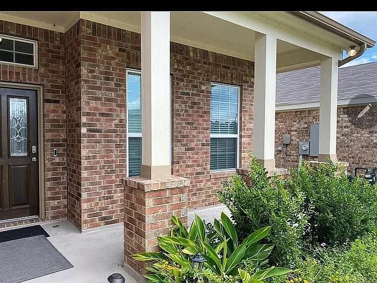 1st image of 2581 Wood Park Blvd