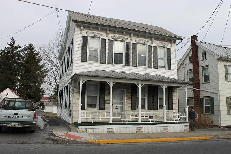 1st image of 310 S Railroad St