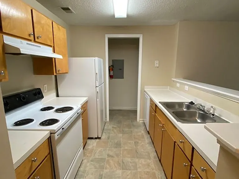 Deerwood Place Apartments - 2 bdrm / 2 bath — Photo 2