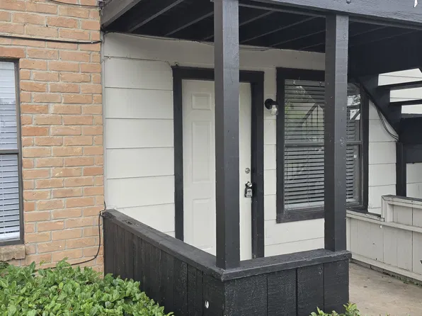 801 N 26th St APT 1, Harlingen, TX 78550