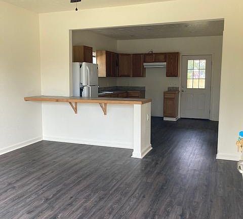 2nd image of 621 Alamo St #621