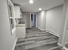 218 Geneva St, Elizabethport, NJ