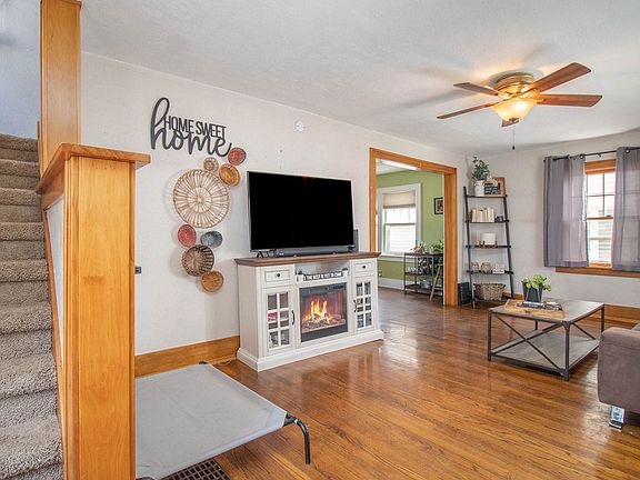 2nd image of 1209 E Altgeld St